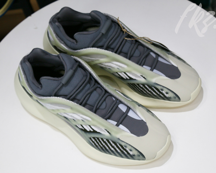Yeezy 700 V3 ‘Fade Salt’ 2022