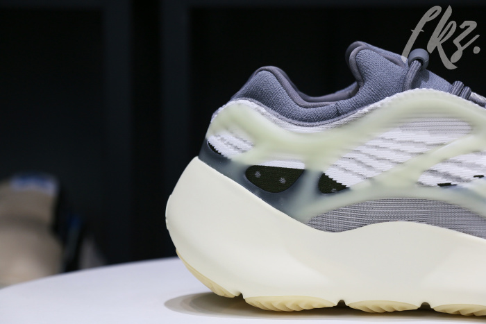Yeezy 700 V3 ‘Fade Salt’ 2022