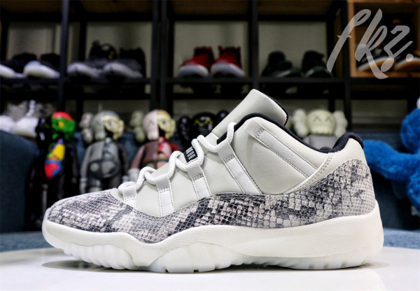 Air Jordan 11 Retro Low  Snakeskin Light Bone