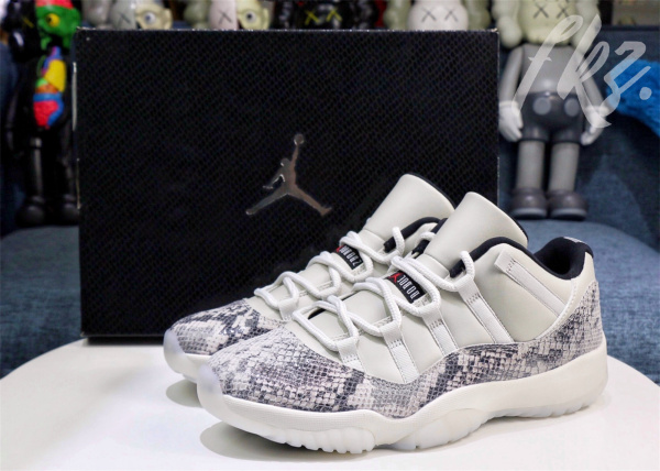 Air Jordan 11 Retro Low  Snakeskin Light Bone