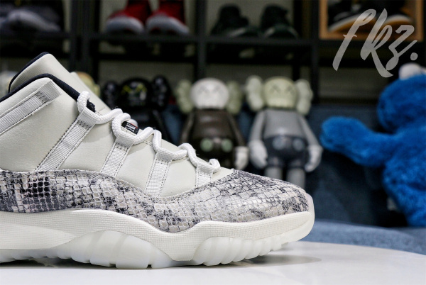 Air Jordan 11 Retro Low  Snakeskin Light Bone