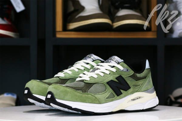 JJJJound x New Balance 990V3 Olive