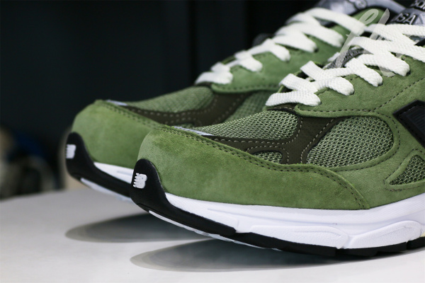 JJJJound x New Balance 990V3 Olive