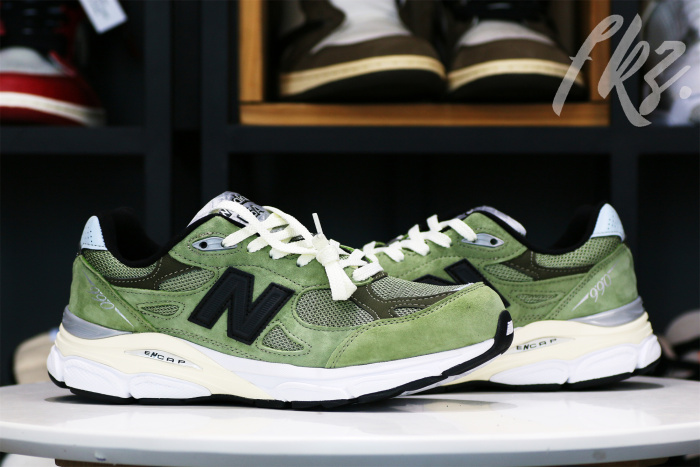 JJJJound x New Balance 990V3 Olive