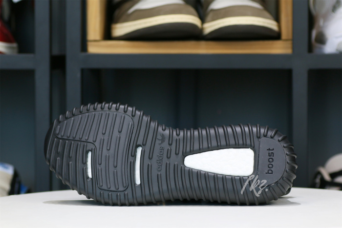 Yeezy 350 ‘Pirate Black' 2022