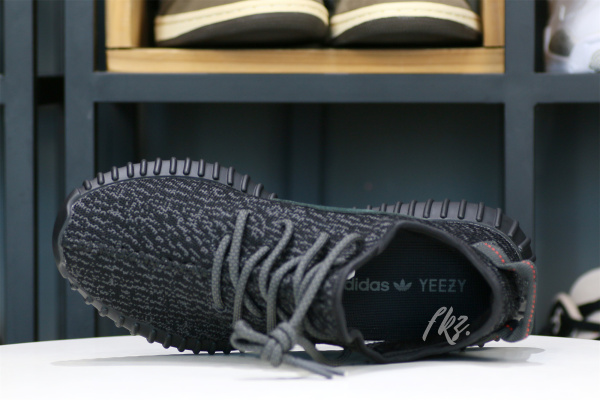Yeezy 350 ‘Pirate Black' 2022