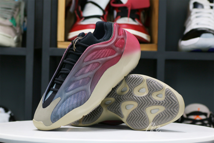 Yeezy 700 V3 Fade Carbon 2022
