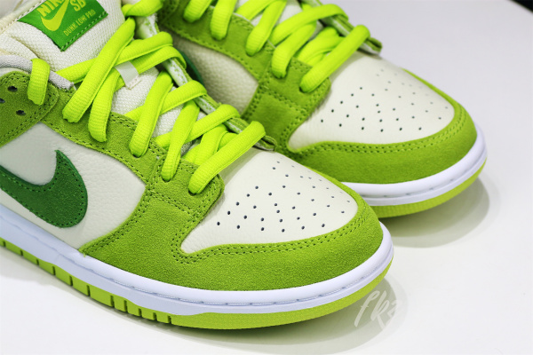 Nike SB Dunk Low  Green Apple  2022