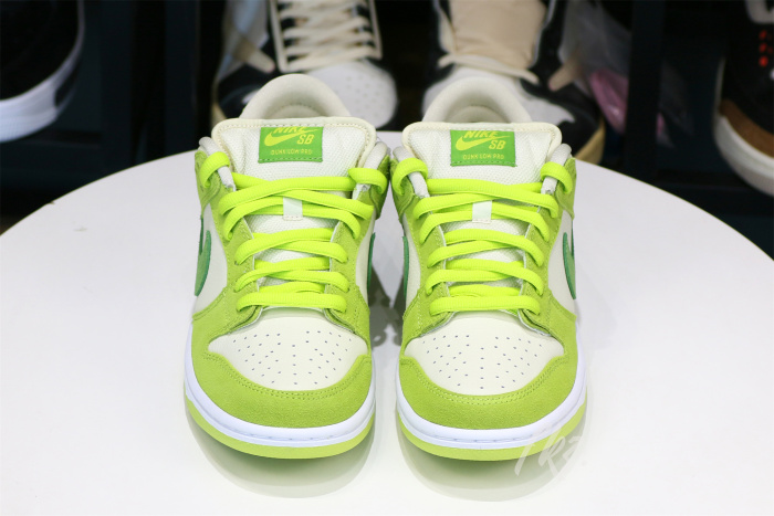 Nike SB Dunk Low  Green Apple  2022