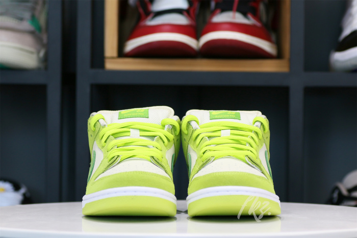 Nike SB Dunk Low  Green Apple  2022
