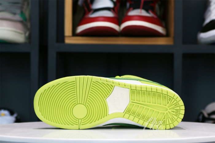 Nike SB Dunk Low  Green Apple  2022