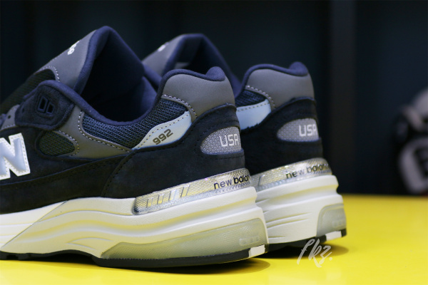 New Balance 992 Navy Grey