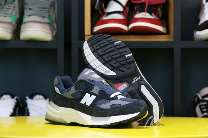 New Balance 992 Navy Grey
