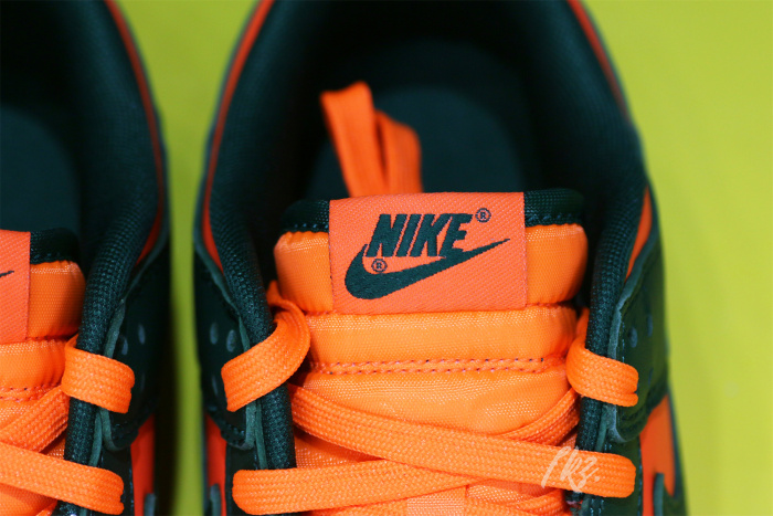 Nike Dunk Low “Miami Hurricanes”