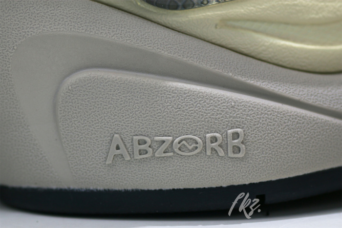 NEW BALANCE 9060 Sea Salt