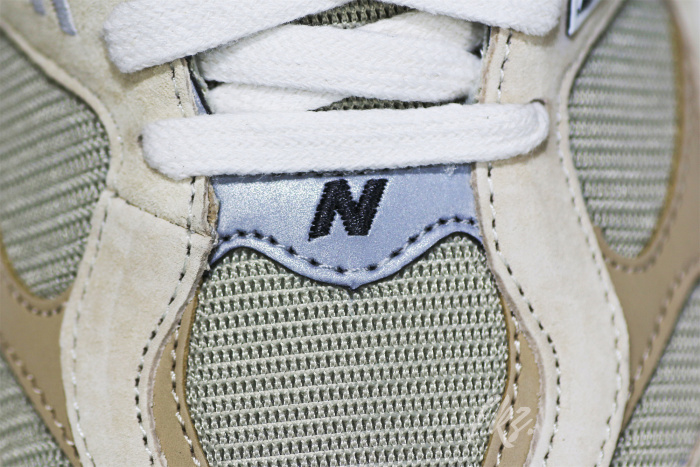 NEW BALANCE 9060 Sea Salt