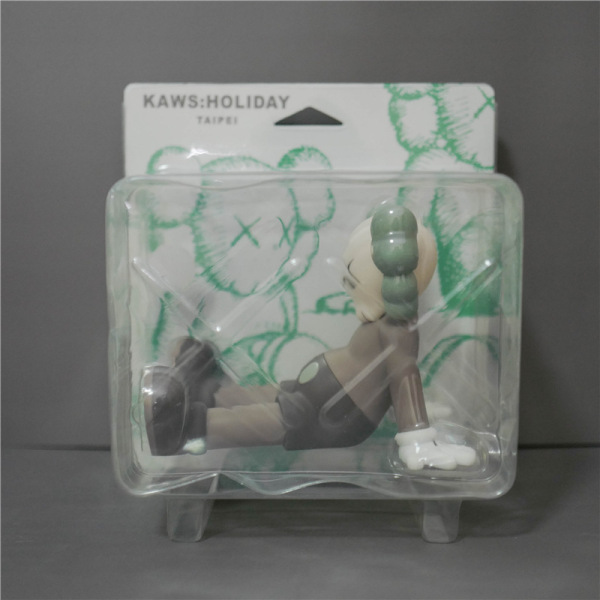 Kaws Taipei Originalfake sitting toys hight 20cm