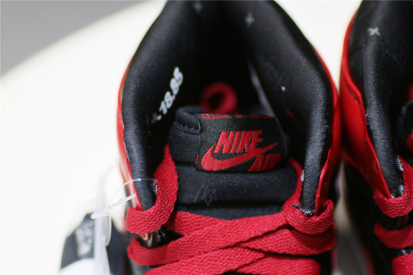 Air Jordan 1 OG  Banned/Bred  2011 (Deadstock,with tiny Flaws) ( A1)