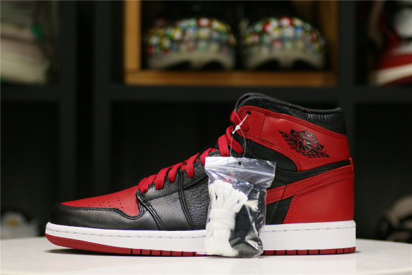 Air Jordan 1 OG  Banned/Bred  2011 (Deadstock,with tiny Flaws) ( A1)