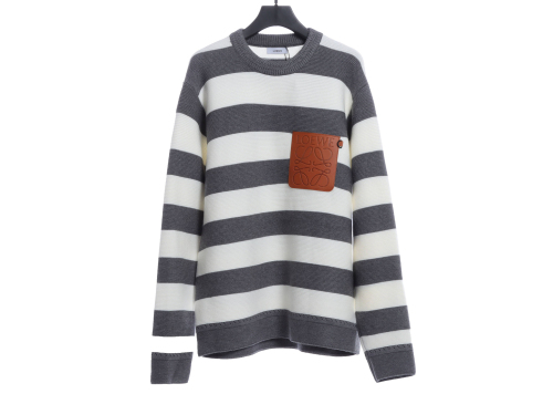 Loevve 22SS autumn and winter new round neck striped patch sweater
