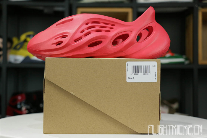 Yeezy Foam RNNR Vermillion Size6/39