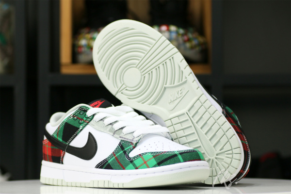Nike Dunk Low  Plaid