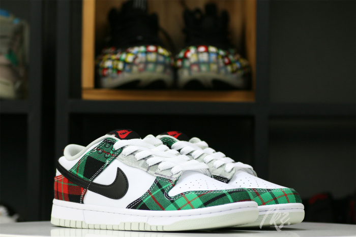 Nike Dunk Low  Plaid