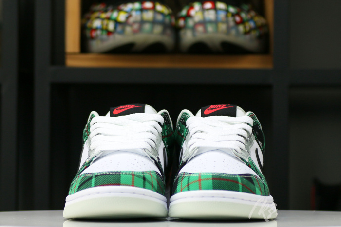 Nike Dunk Low  Plaid