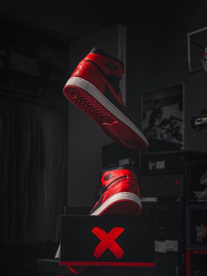 Air Jordan 1 OG  Banned/Bred  2011(Up to Size 14)
