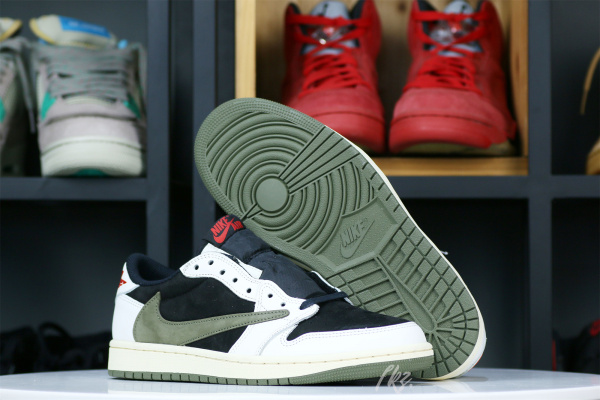 Travis Scott x Air Jordan 1 Low OG SP WMNS Olive （A1）