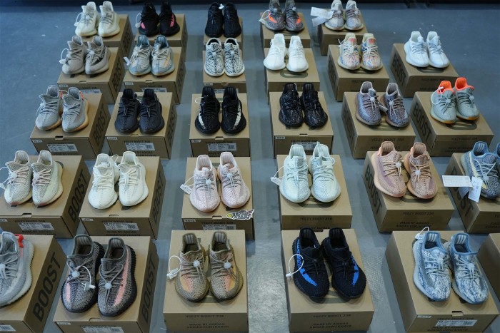 adidas Yeezy Boost 350 V2 Dazzling Blue kid