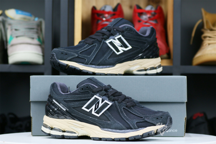 New Balance 1906R Black Black Taupe