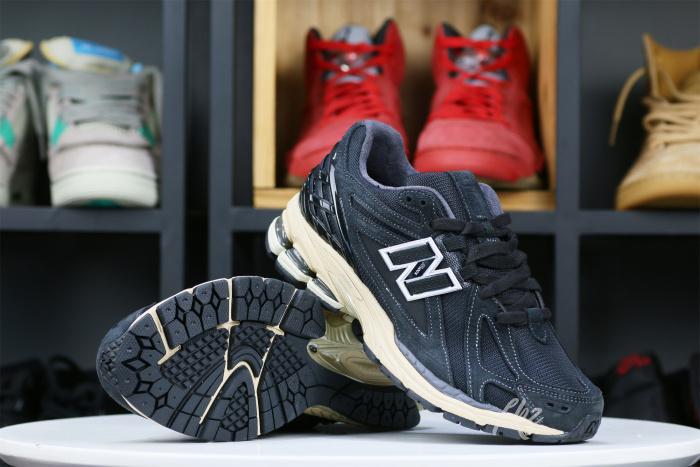 New Balance 1906R Black Black Taupe