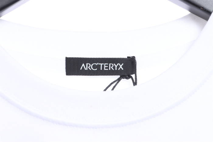ARC 23SS Chest Print Logo Short Sleeve T-Shirt