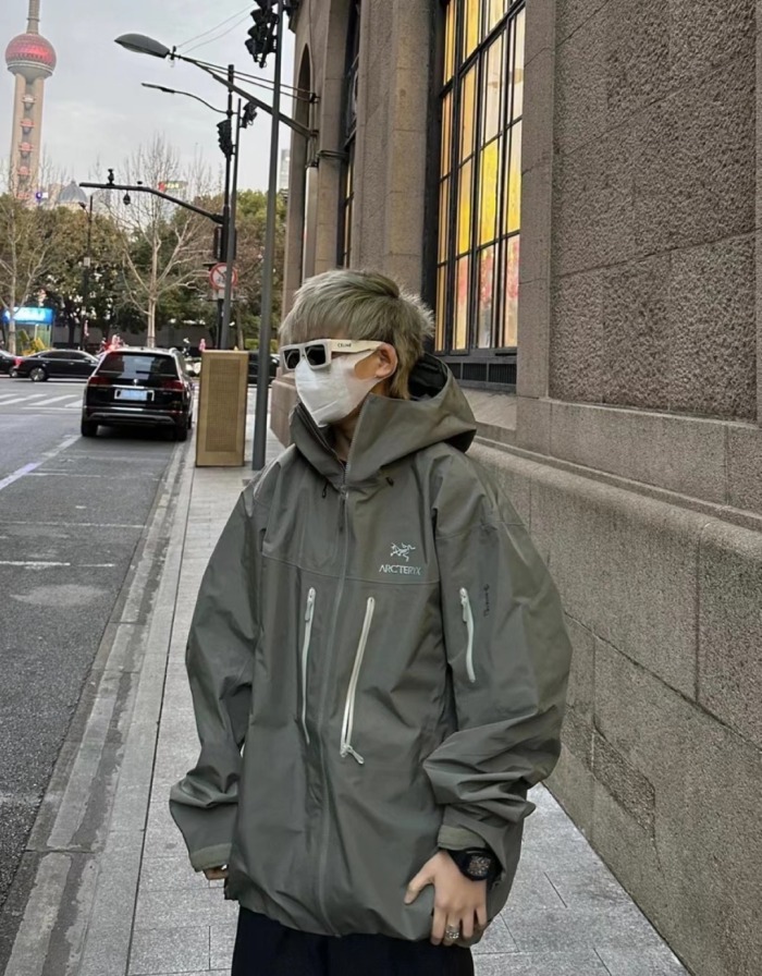 Arc'teryx sixth generation gold embroidery hard shell jacket