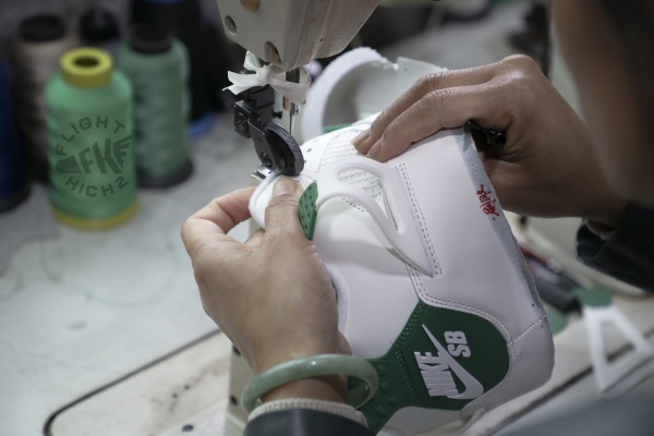 Nike SB x Air Jordan 4 “Pine Green” 2023 （A1）