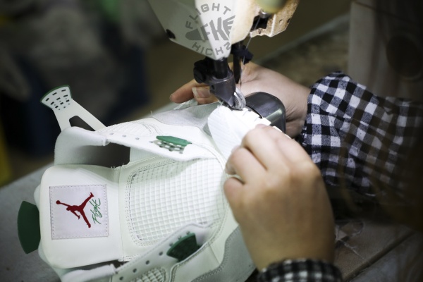 Nike SB x Air Jordan 4 “Pine Green” 2023 （A1）