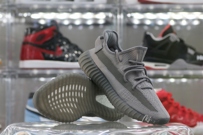 Yeezy Boost 350 V 2 Steel Grey 2023