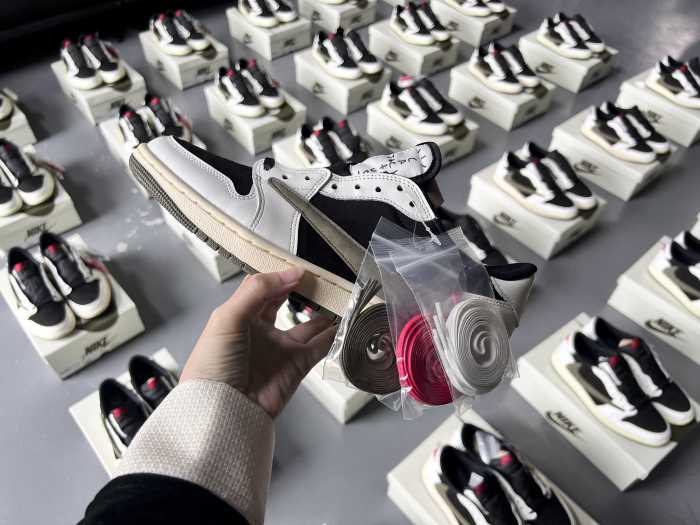 Travis Scott x Air Jordan 1 Low OG SP WMNS Olive （A1）