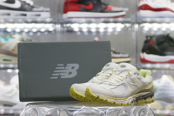 New Balance 2002R AURALEE White