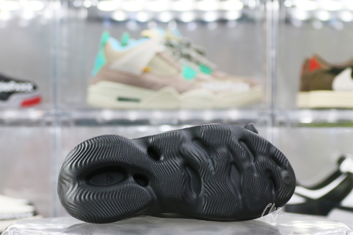 Yeezy Foam Runner Onyx HP8739（A1）