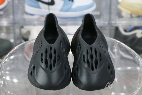 Yeezy Foam Runner Onyx HP8739（A1）