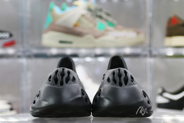 Yeezy Foam Runner Onyx HP8739（A1）