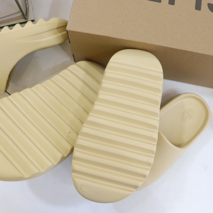 Adidaseezy Slides  'Desert Sand' Kids