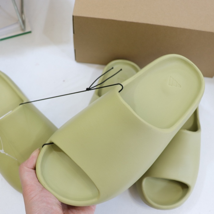 Adidas Yeezy Slide Resin (Kids)