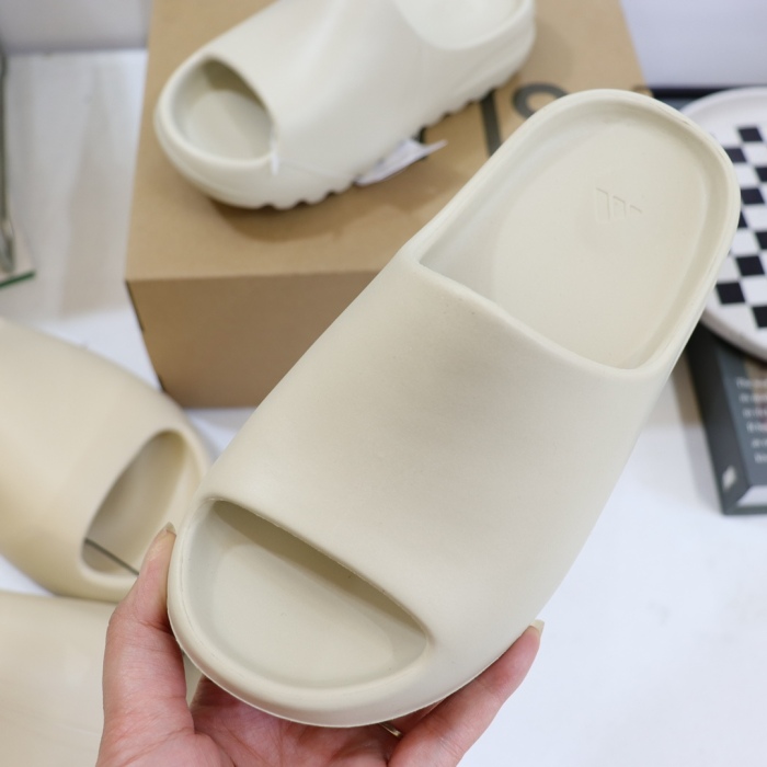 AdidasYeezy Slides Kids 'Bone'  Kid