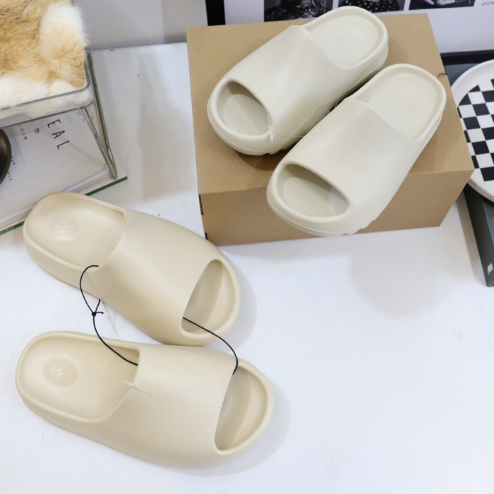 AdidasYeezy Slides Kids 'Bone'  Kid