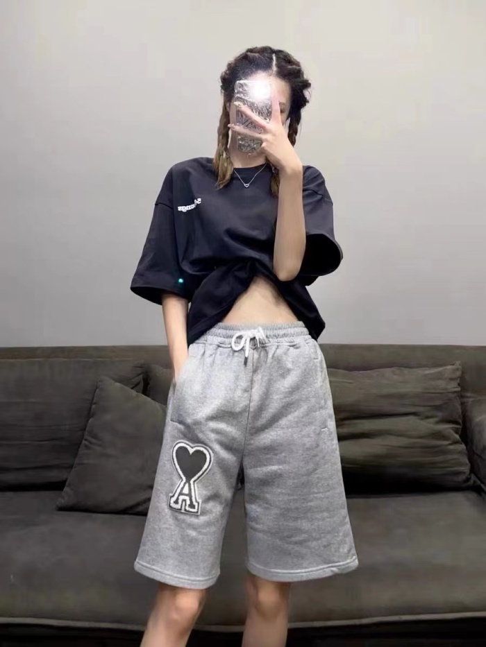 AMI 22ss heart embroidery shorts