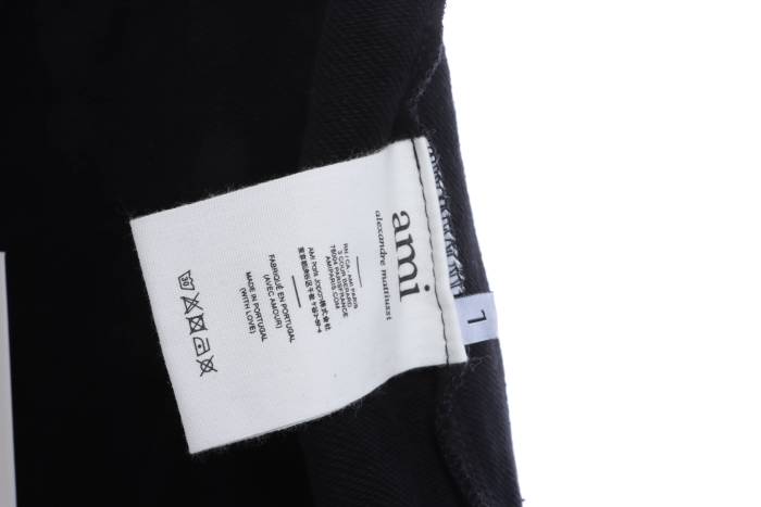 AMI 22ss heart embroidery shorts