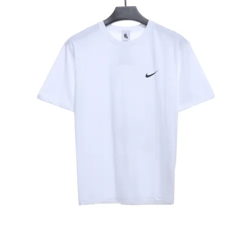 Nike Stuart co-signed the classic letter pattern short sleeves
